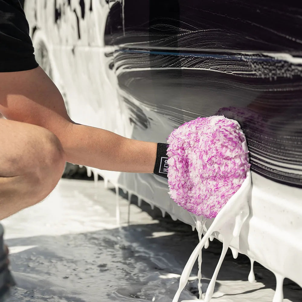 The Detail Warehouse Autoglym Polar Wash Mitt with purple and white microfibre strands and a black tapered cuff.