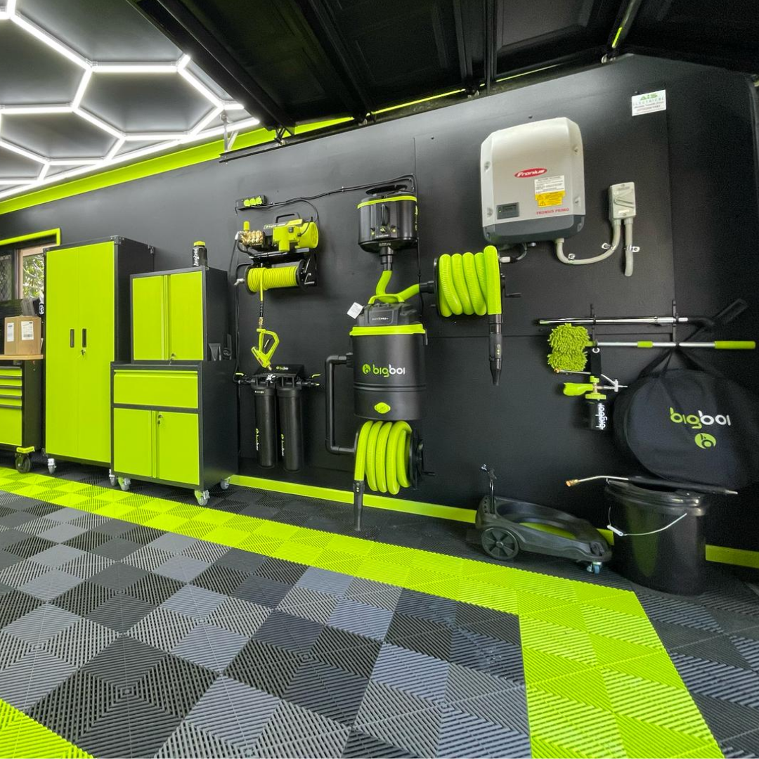 Bigboi SuckR PRO Plus - Wall Mount Vacuum Kit