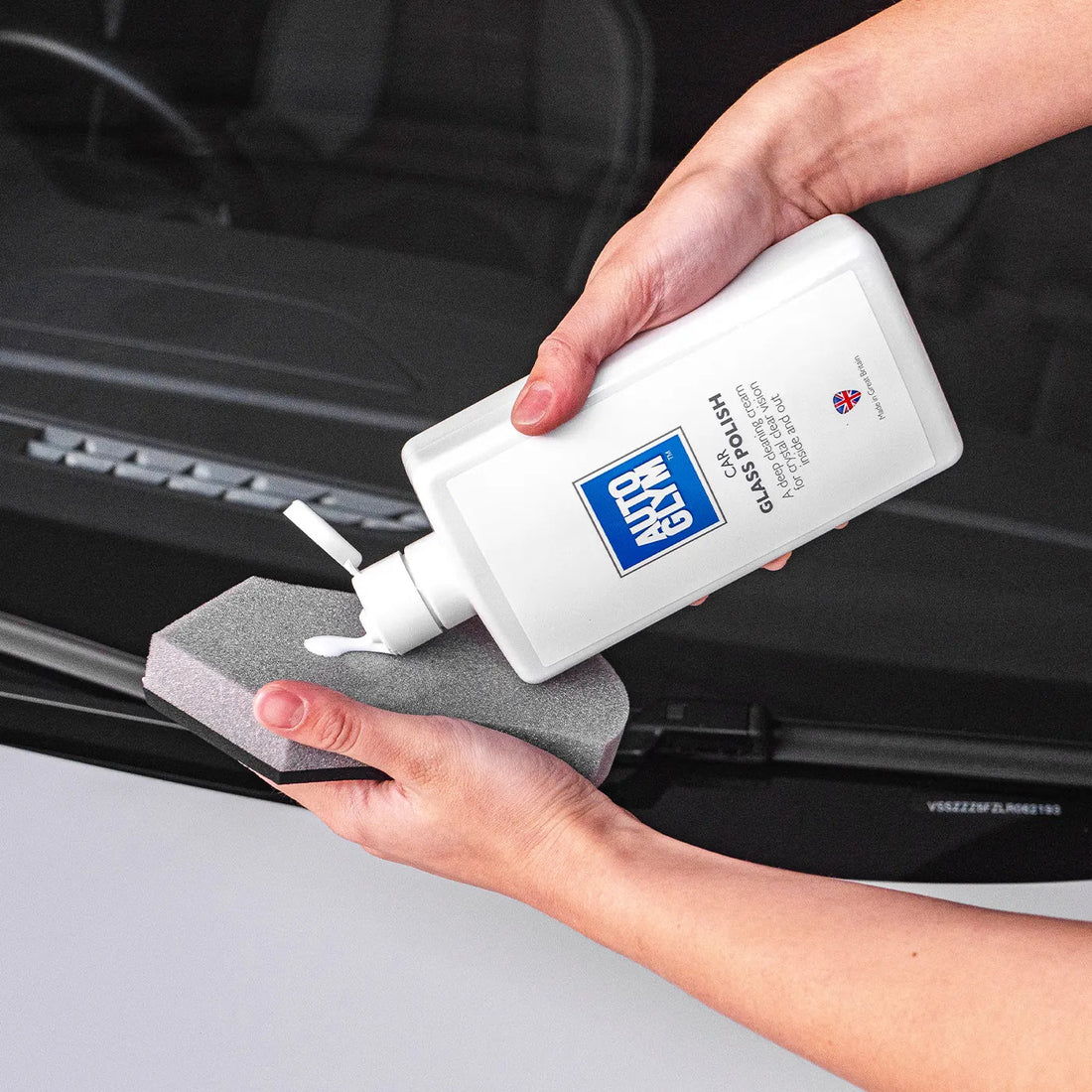 The Detail Warehouse Autoglym Car Glass Polish 500ml bottle for streak-free cleaning of vehicle windows