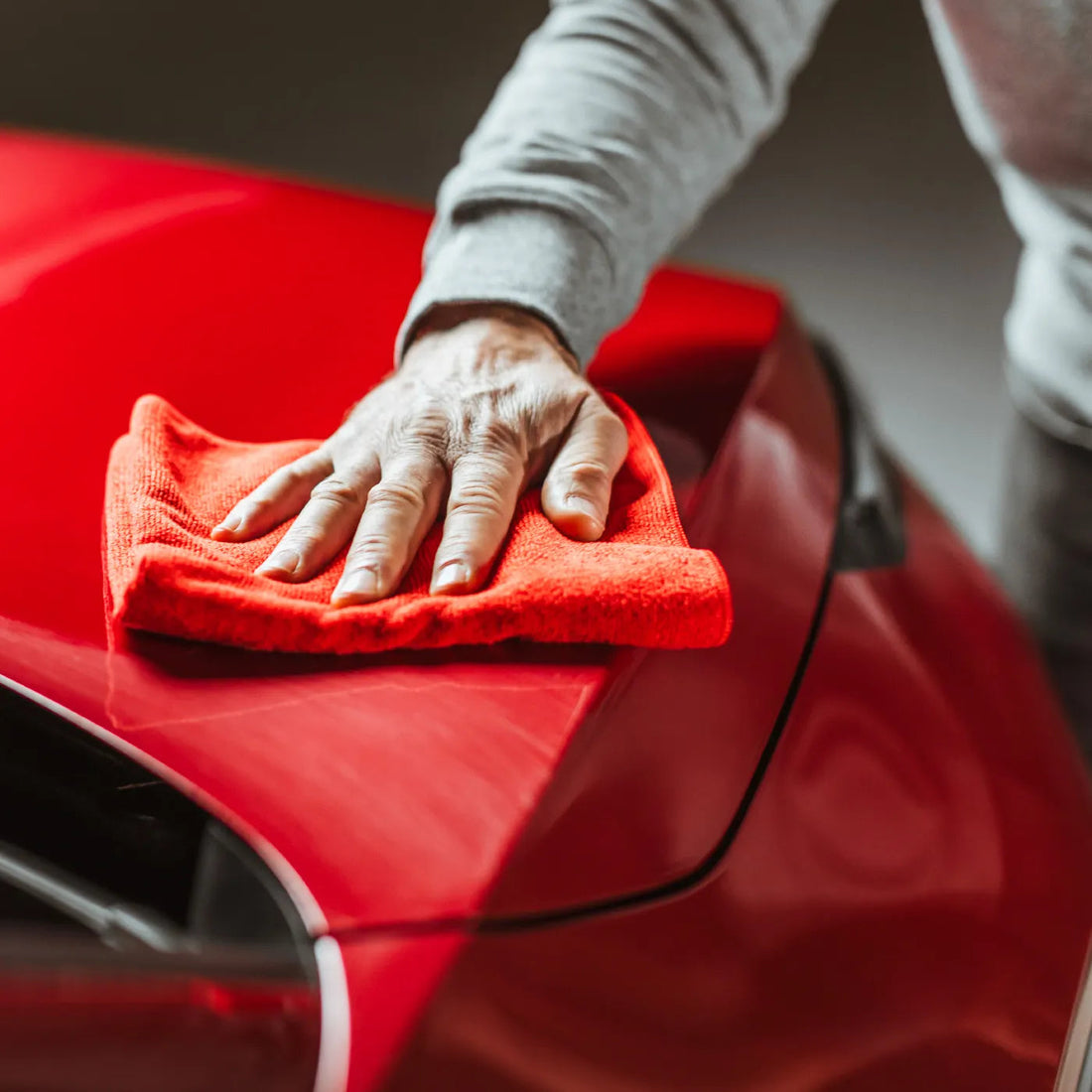 The Detail Warehouse Autoglym Super Resin Polish 1L bottle for restoring vehicle paintwork shine and gloss finish.