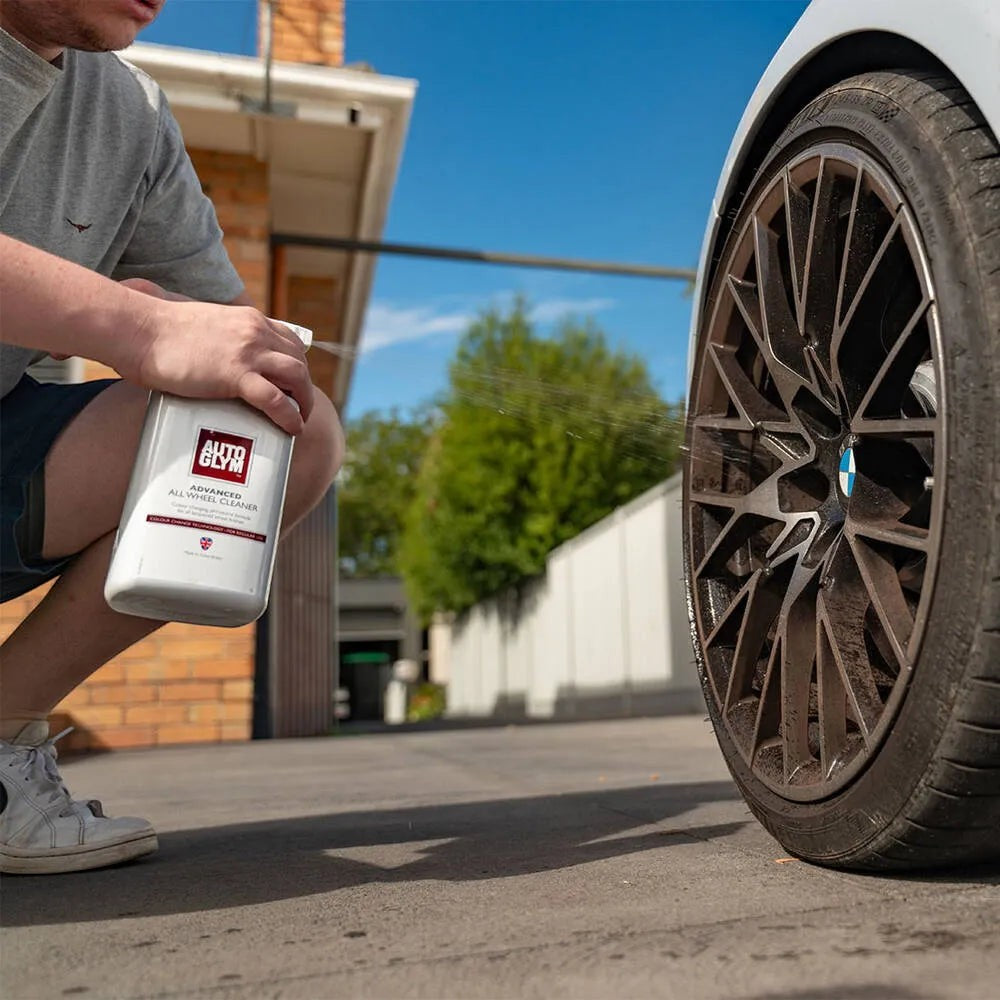 The Detail Warehouse Autoglym Advanced Wheel Cleaner 1 litre spray bottle with colour changing formula for car wheels